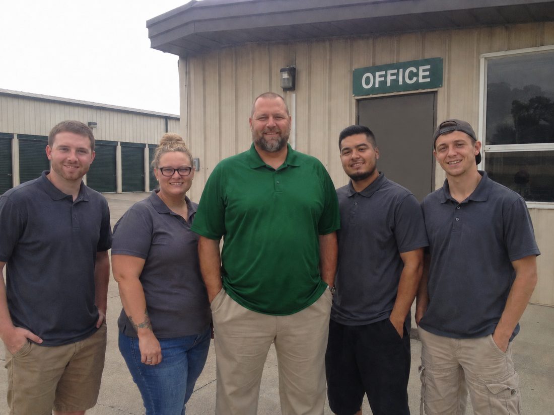Pest control professionals in St. Louis Park, MN